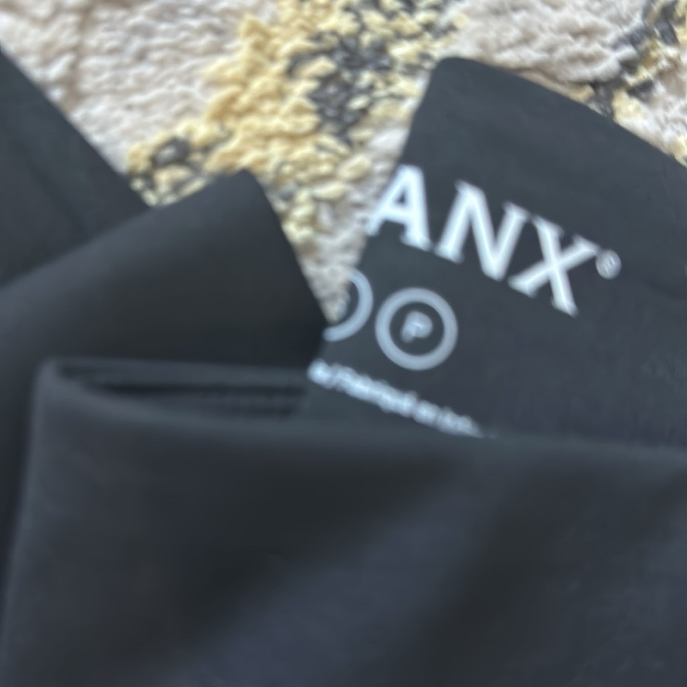 Spanx Beauty Boost leggings - NWT - Picture 4 of 7